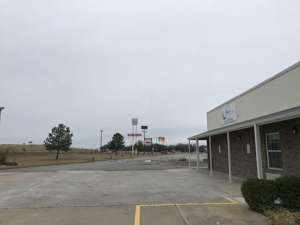 Walnut Inn Motel photo 8