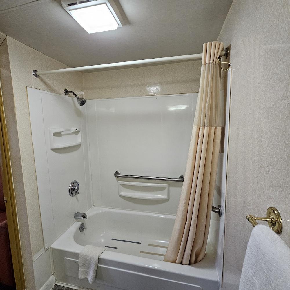 Home Motel Abbotsford photo 29