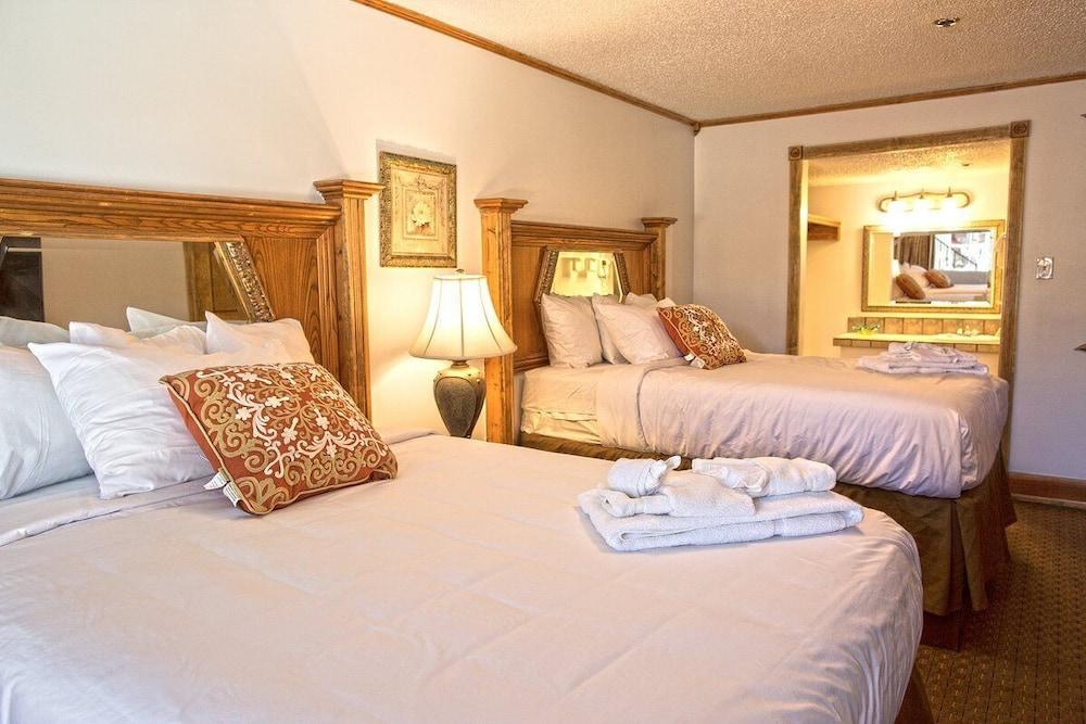 The District Hotel Club and Resorts photo 15