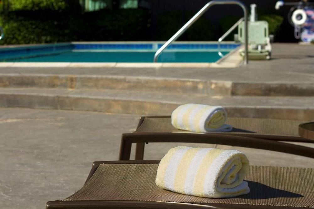 Orange County Hotel photo 23