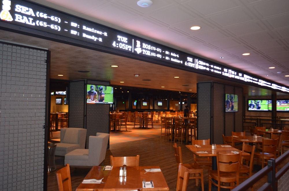 Nugget Casino Resort photo 21