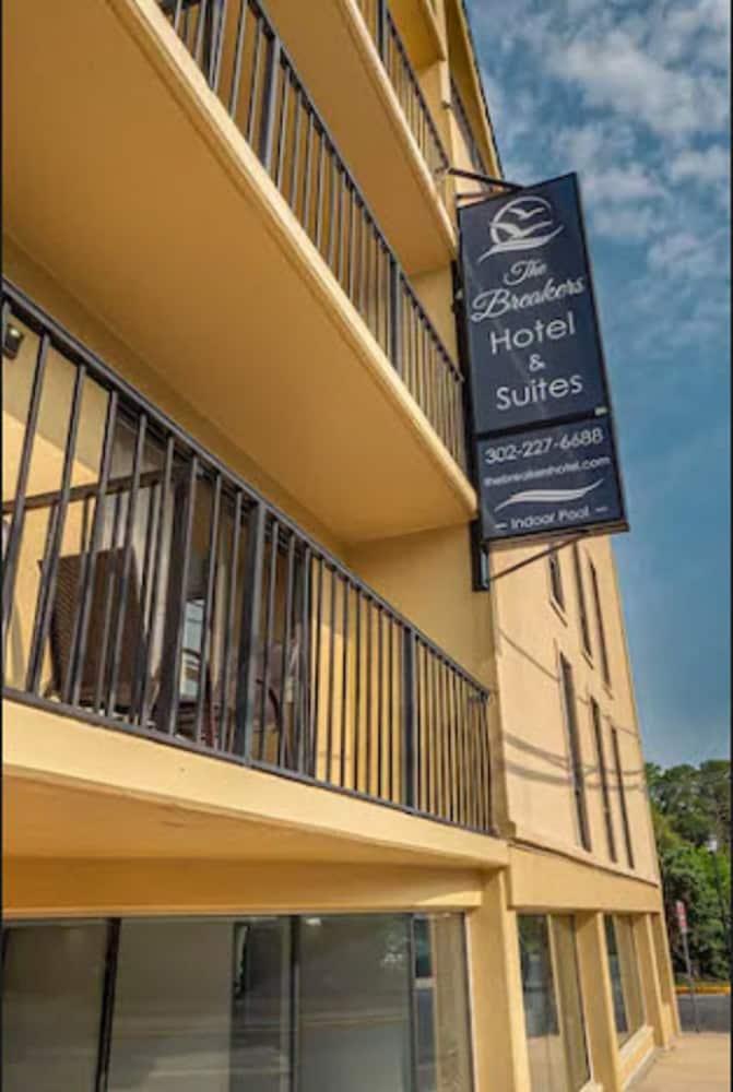 The Breakers Hotel & Suites photo 22