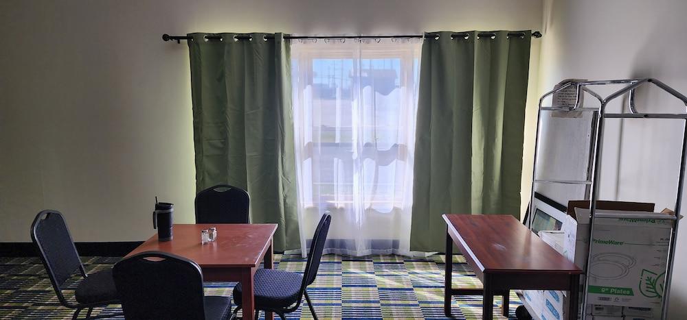 Quality Inn Dry Ridge photo 54