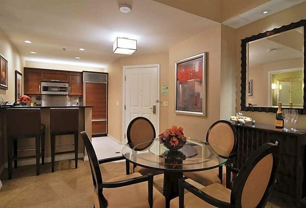 MGM Signature Executive Suite photo 8