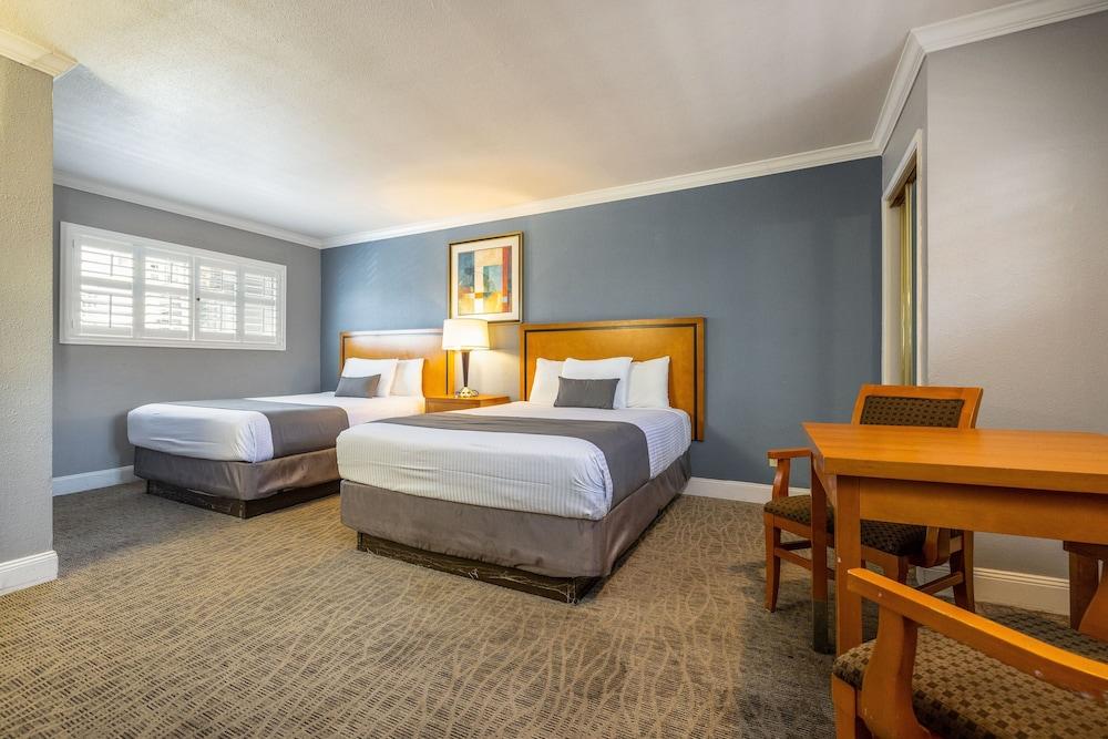 SOMA Park Inn – Civic Center photo 17