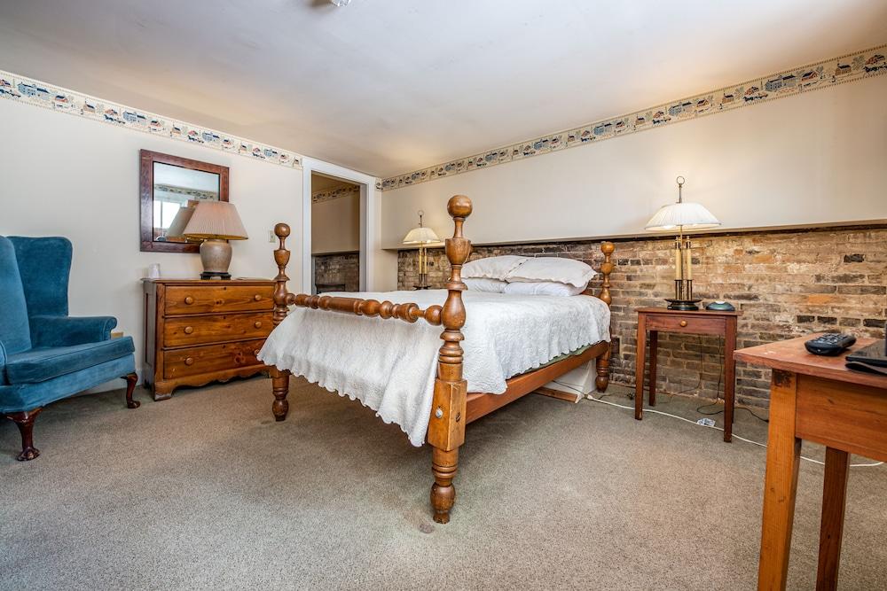 Wayside Inn photo 54