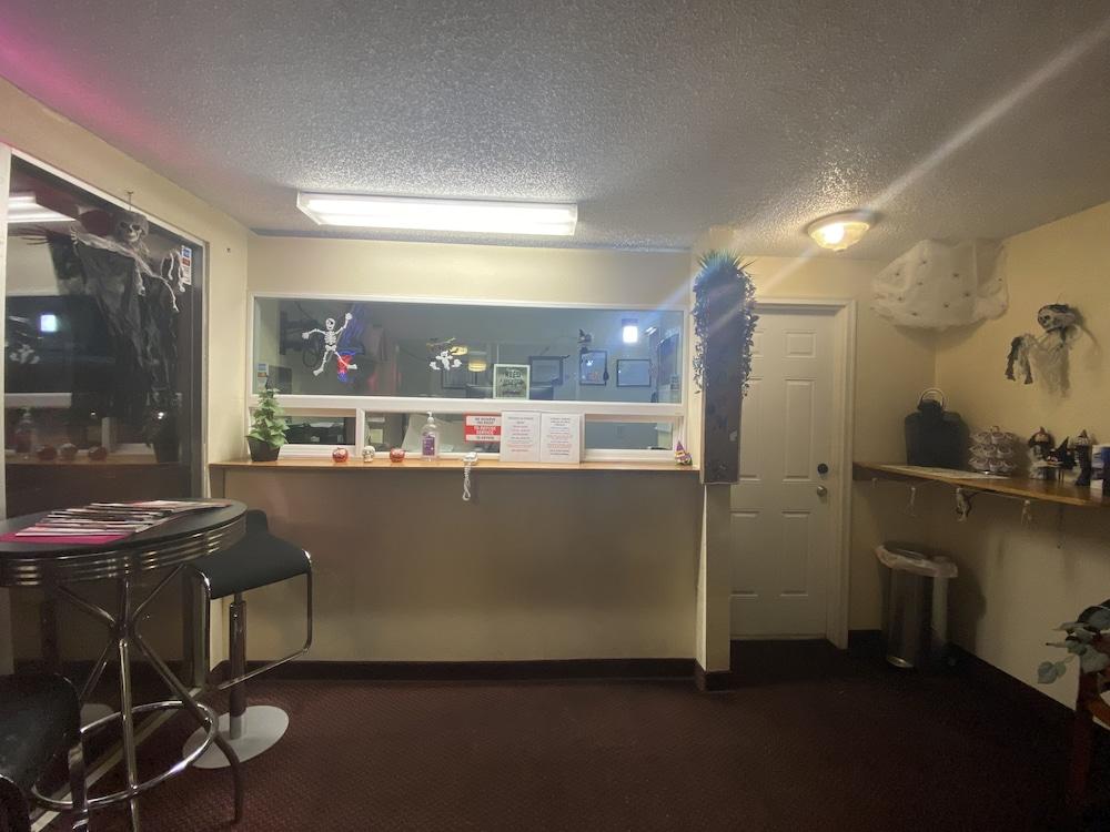 Auburn Motel photo 6
