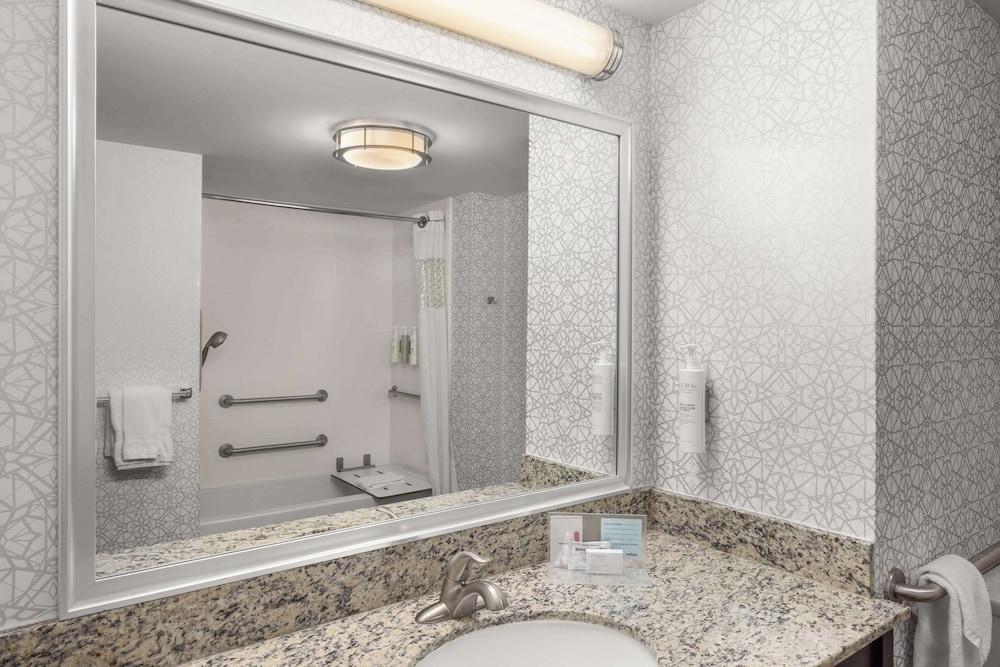 Hampton Inn & Suites Douglas photo 11