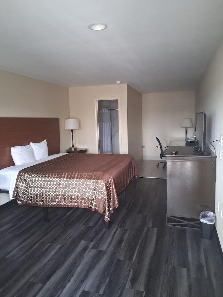 Cameron Inn & suites photo 3