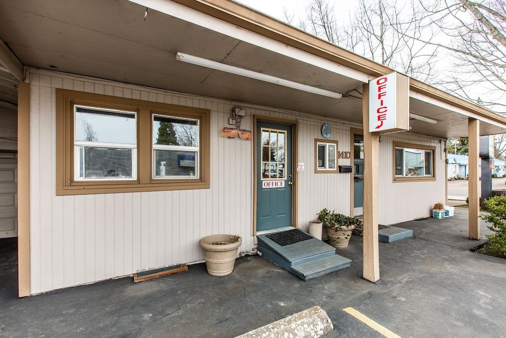 Autzen Inn photo 1