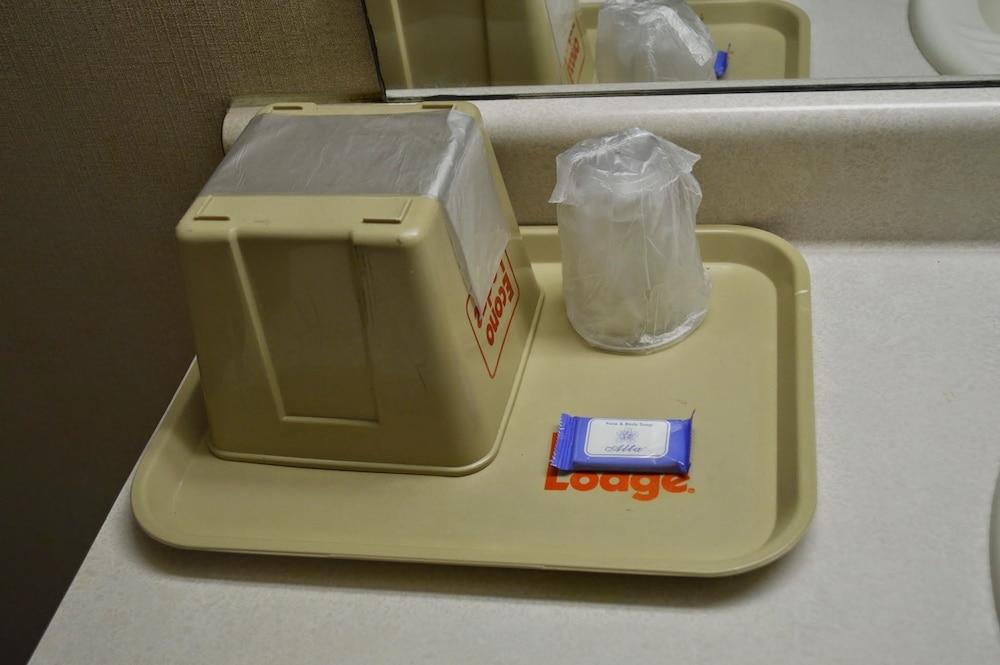 Economy Inn photo 9