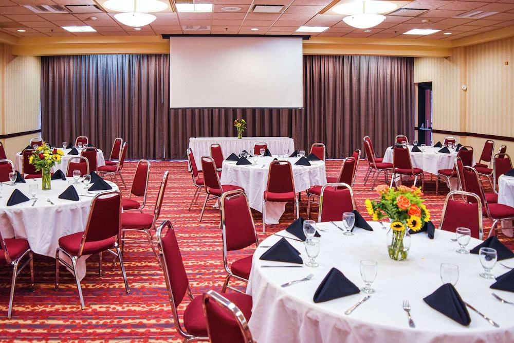 Best Western Plus Downtown Tacoma photo 6