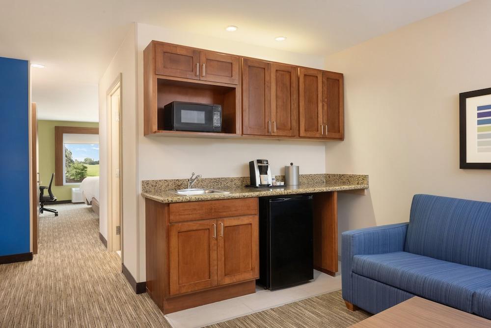 Holiday Inn Express Inn & Suites Searcy by IHG photo 27
