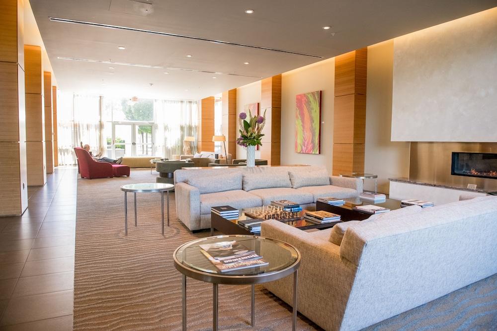 I Hotel And Illinois Conference Center photo 5