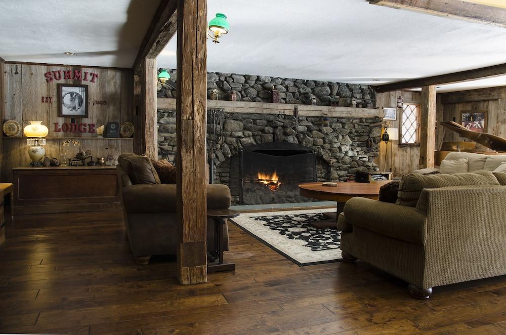 Summit Lodge photo 4