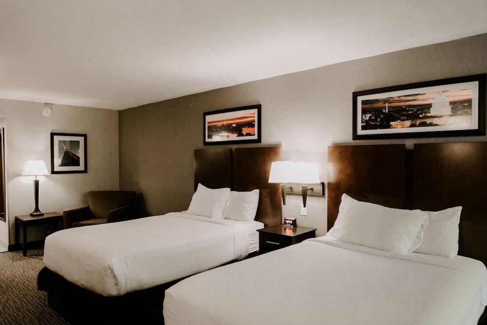 Wingate by Wyndham Chantilly / Dulles Airport photo 11