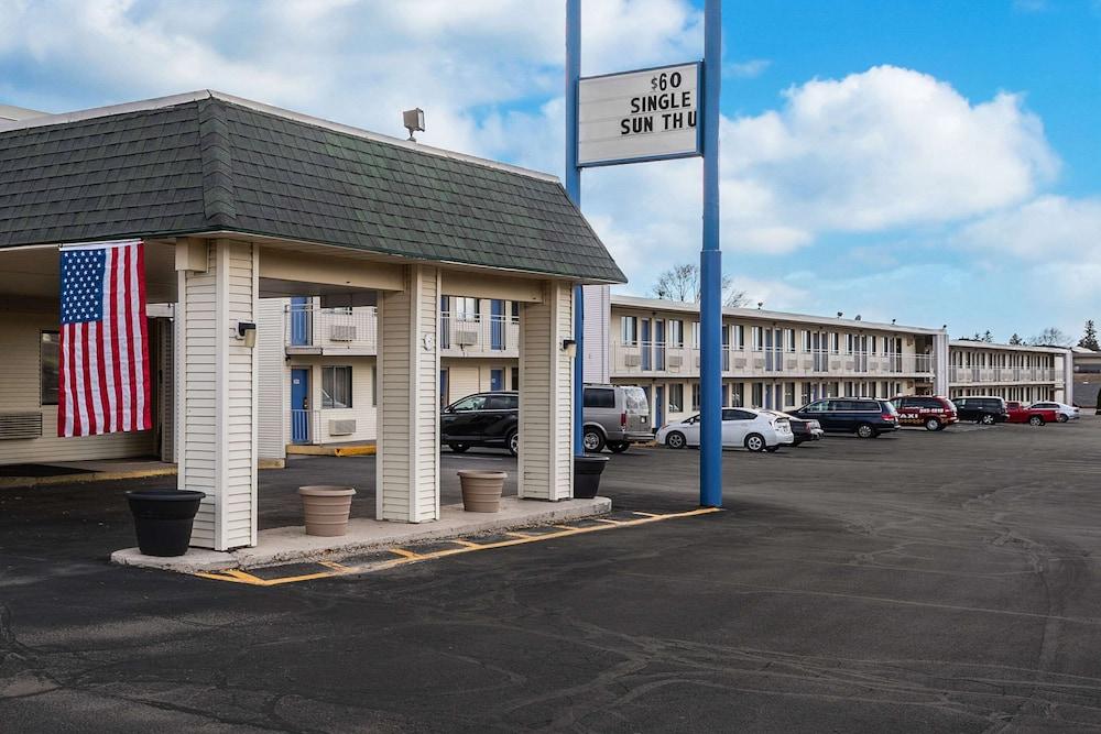 Rodeway Inn Dubuque photo 1
