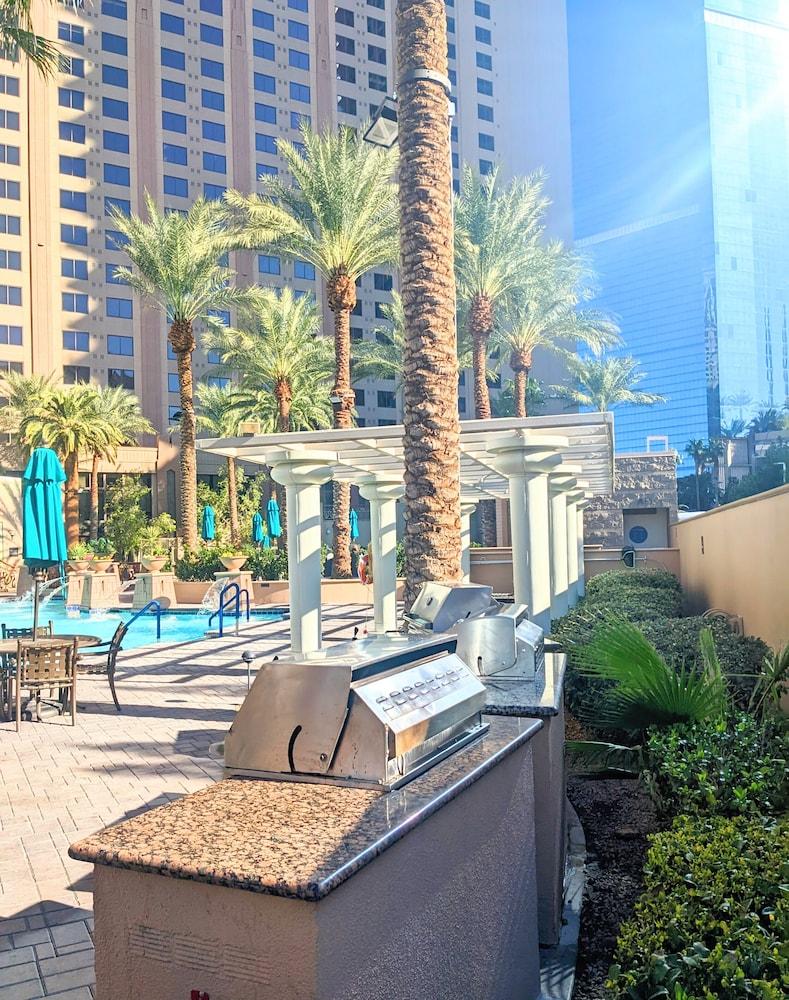 Hilton Grand Vacations Club on the Las Vegas Strip photo 21