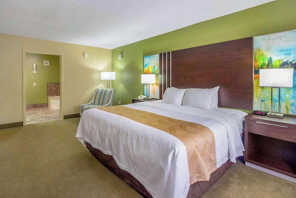 Quality Inn Paris photo 31