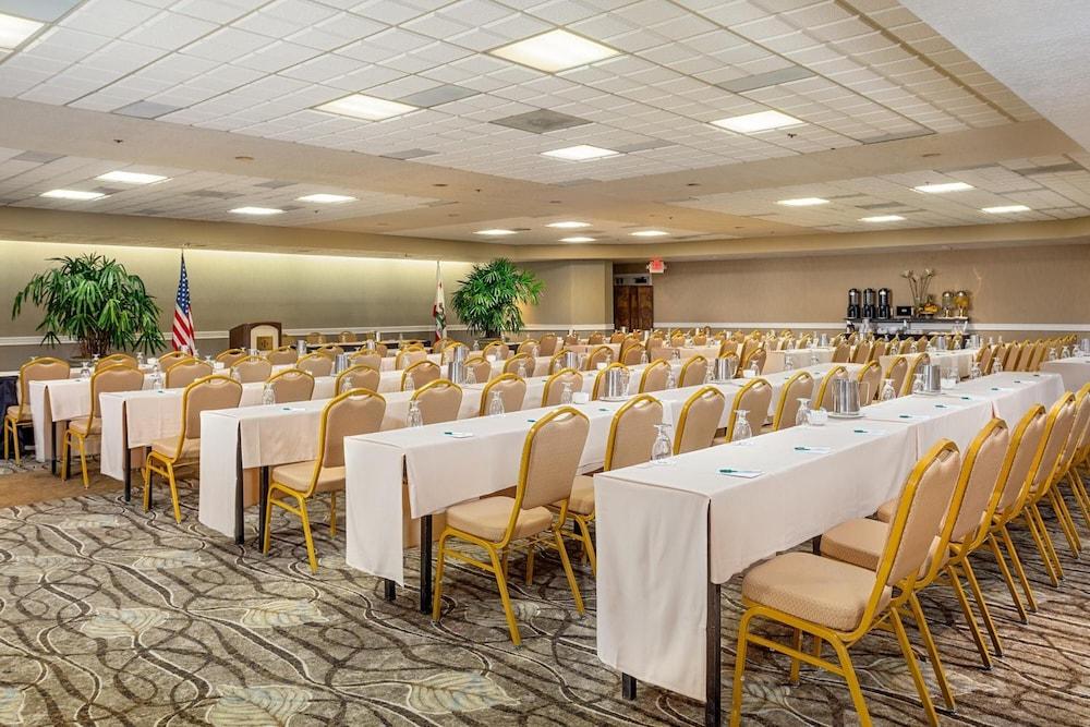 Handlery Hotel photo 32