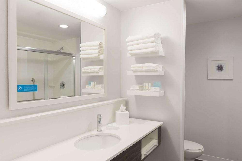 Hampton Inn & Suites Chicago Schaumburg photo 3