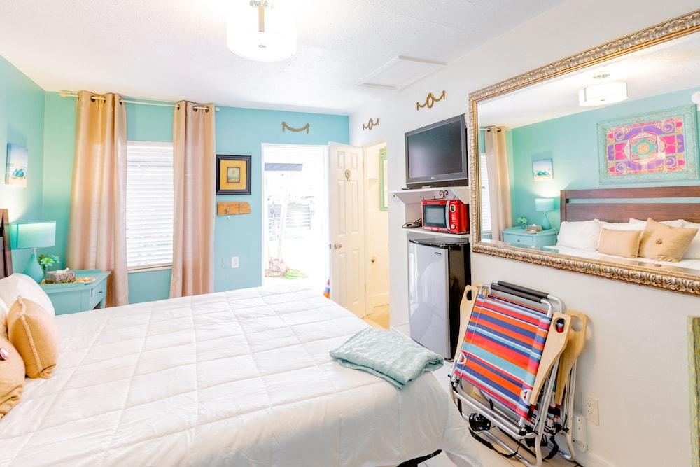 Cabanas of Treasure Island photo 52