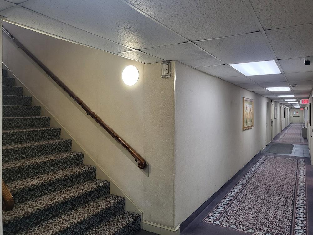 Roosevelt Inn photo 9