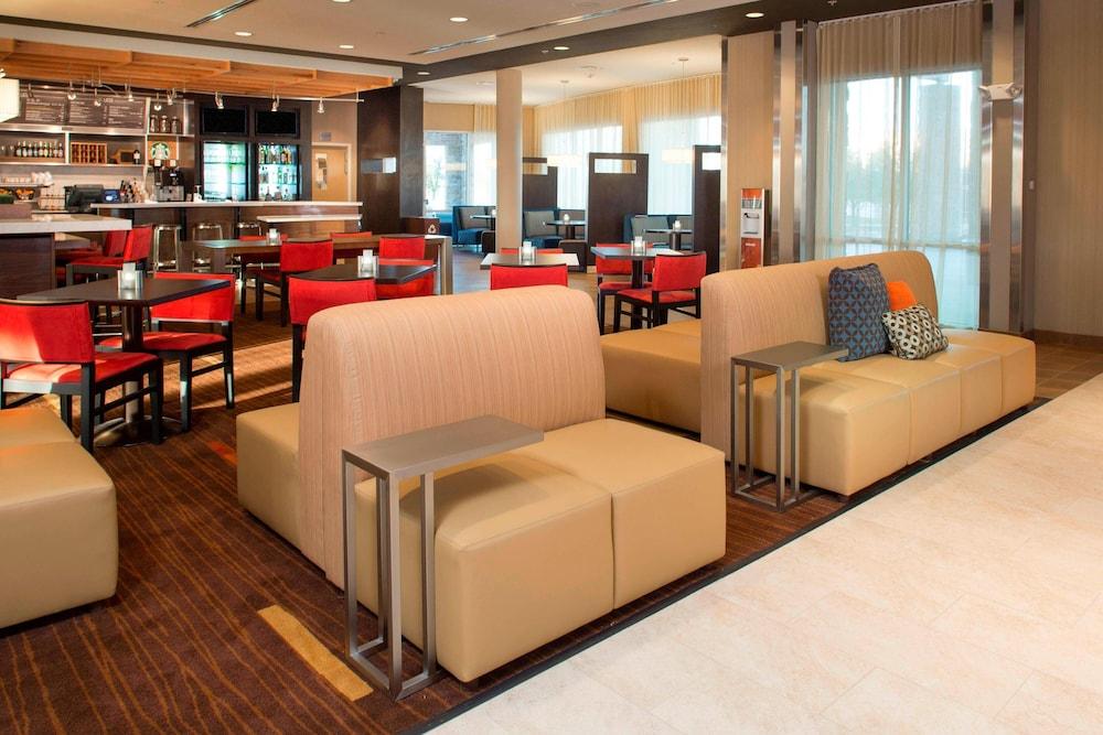 Courtyard by Marriott Dallas Midlothian-Midlothian Conf Ctr photo 32