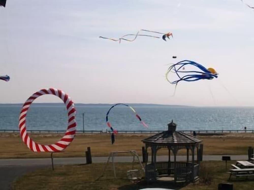 Mariner's Point Resort photo 39