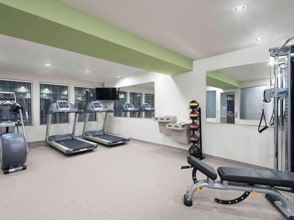 WoodSpring Suites Lackland near Sea World photo 23