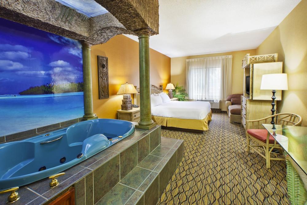 Holiday Inn Express Hotel & Suites Belleville by IHG photo 5