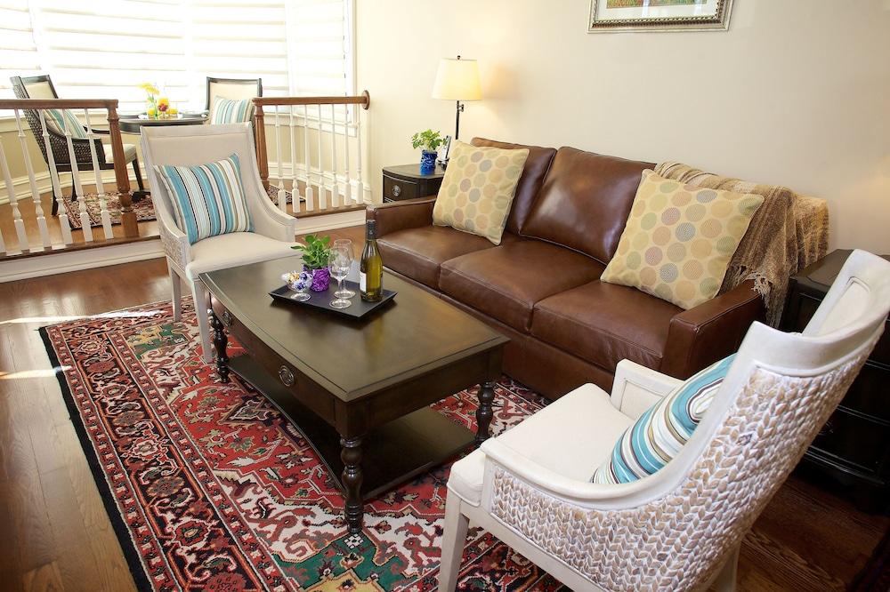 Guesthouse at Norwalk Inn photo 24
