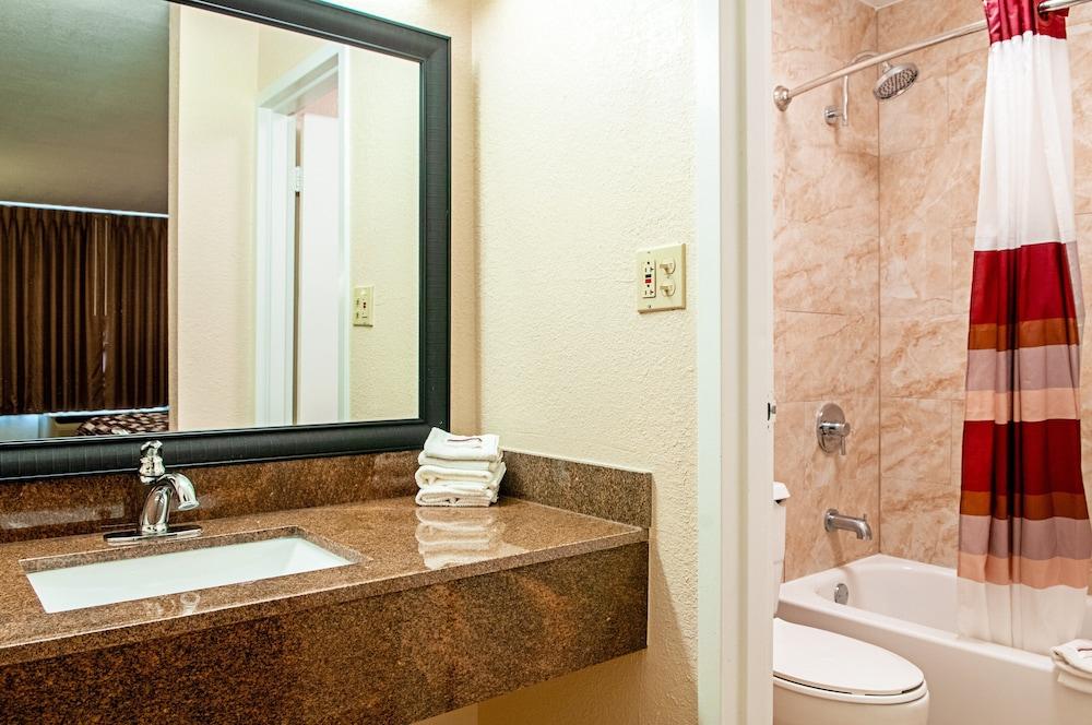 Red Roof Inn Slidell photo 4