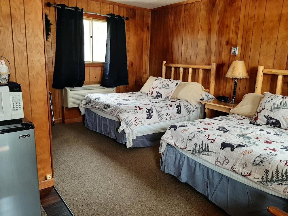 Sunshine Motel and Cabins photo 39