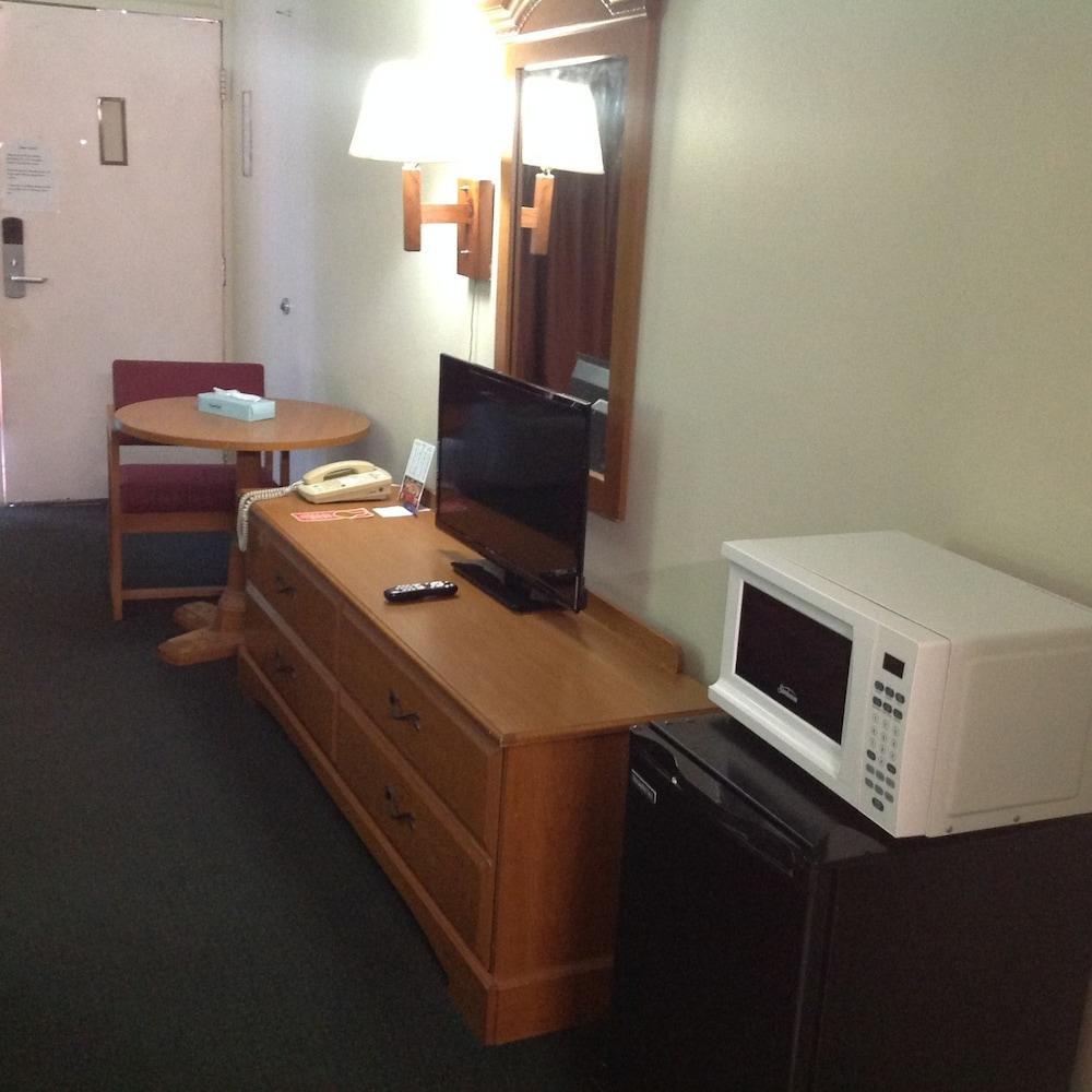 Budget Inn photo 21