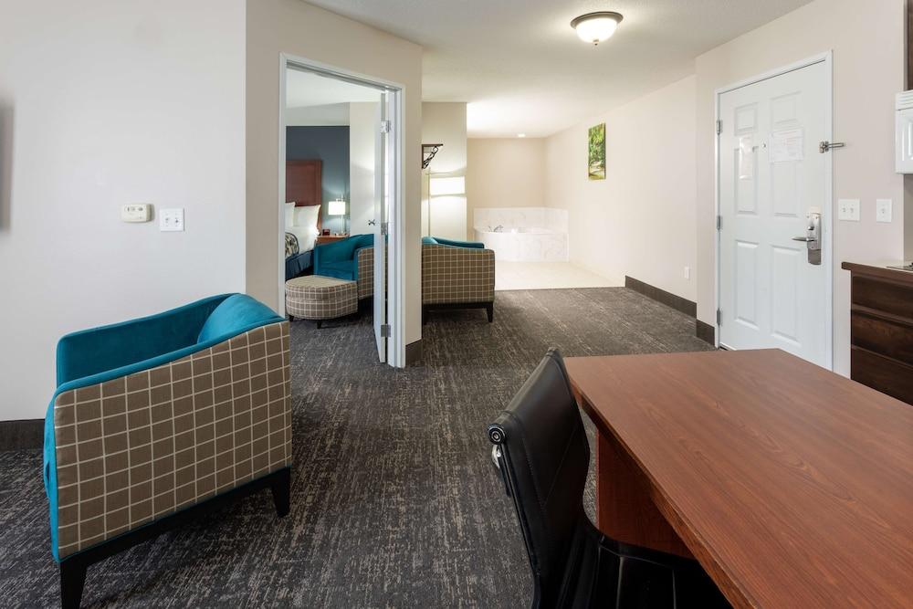 Grandstay Residential Suites Hotel - Sheboygan photo 3