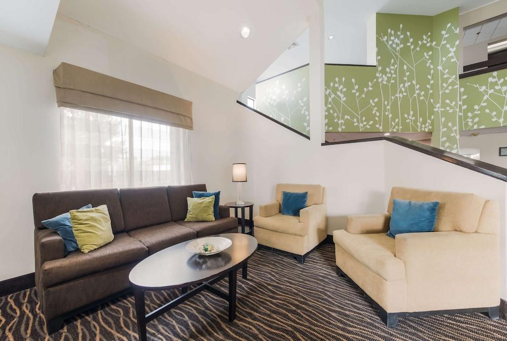 Studio 6 Suites – Knoxville, TN photo 7