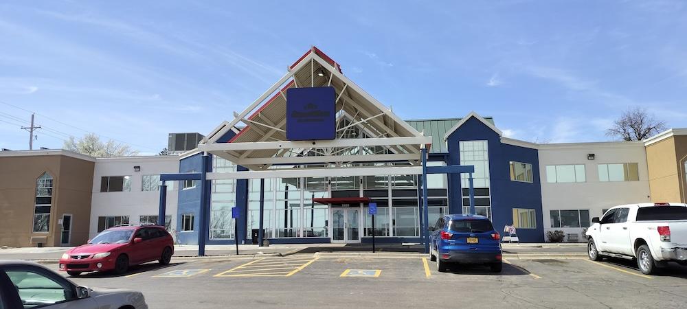 The Inn & Suites Omaha near ZOO photo 1