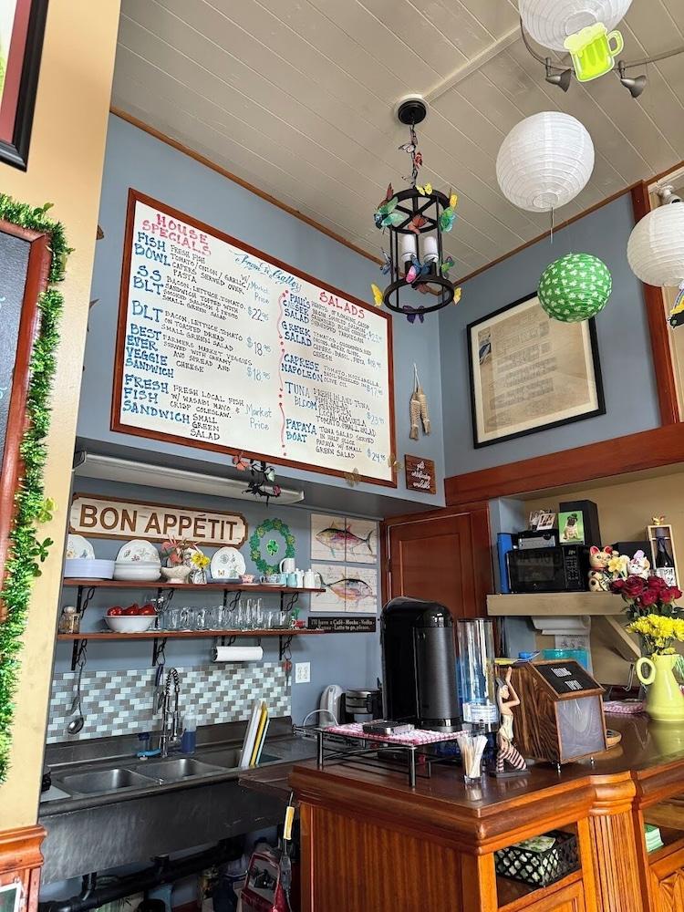 Hilo Town Inn photo 2
