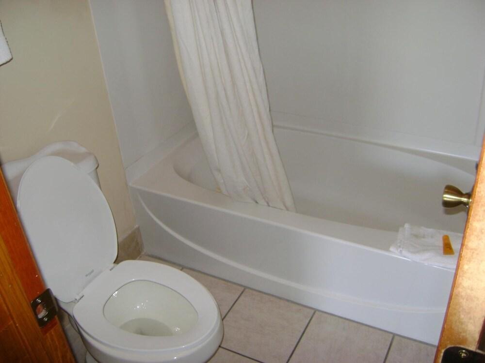 Ashland Inn photo 22