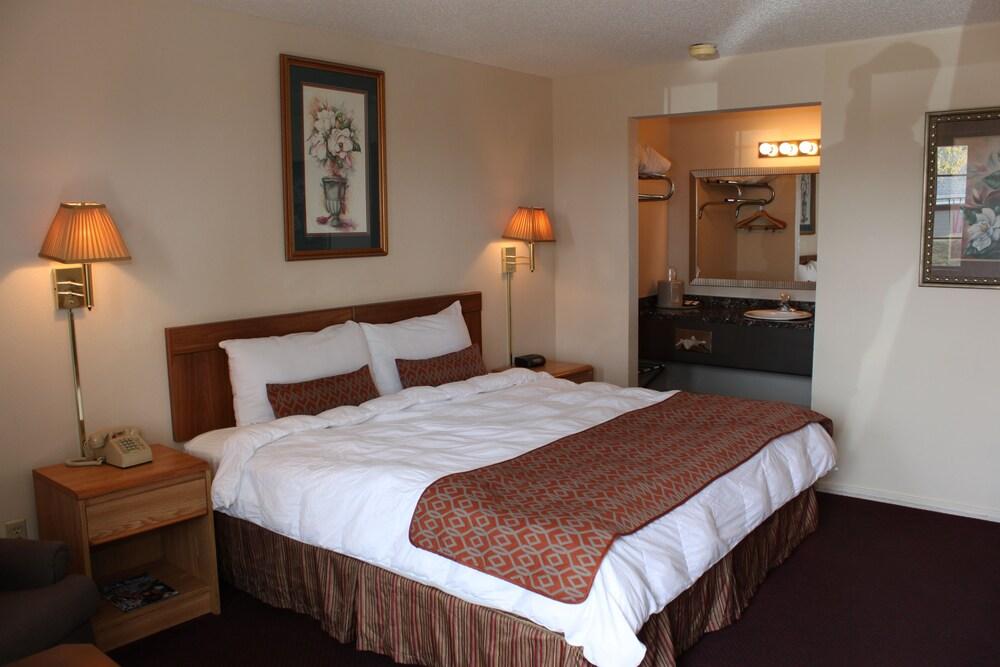 The Regency Inn photo 20