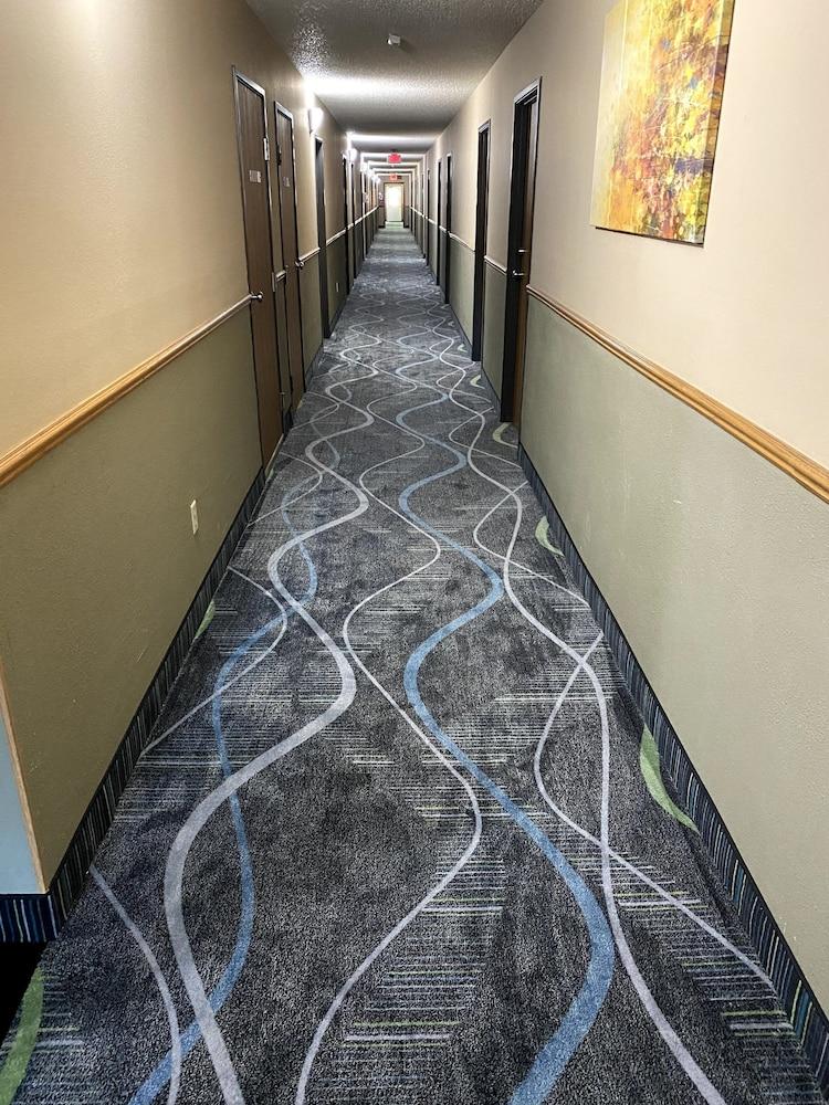 Woodlands Inn & Suites photo 31