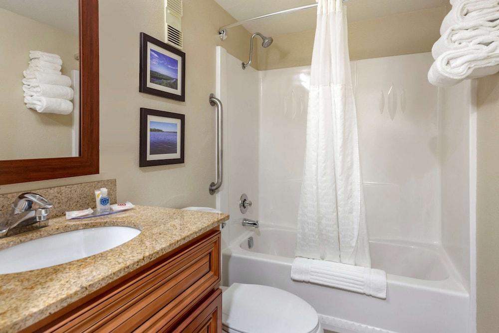 Comfort Inn & Suites Rochelle - DeKalb photo 36