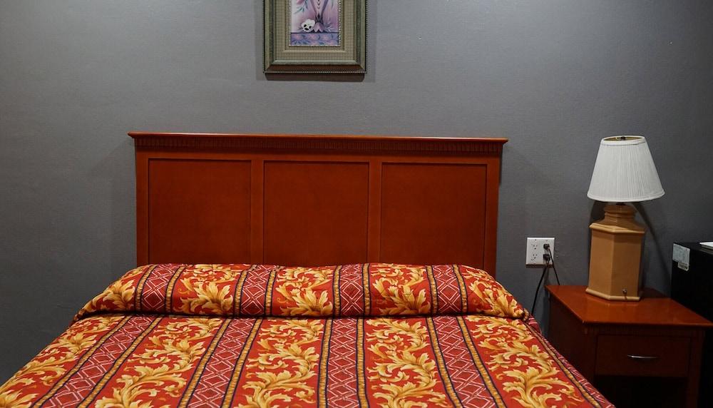 Budget Inn photo 6