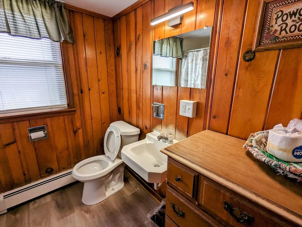 Riverside Motel photo 36