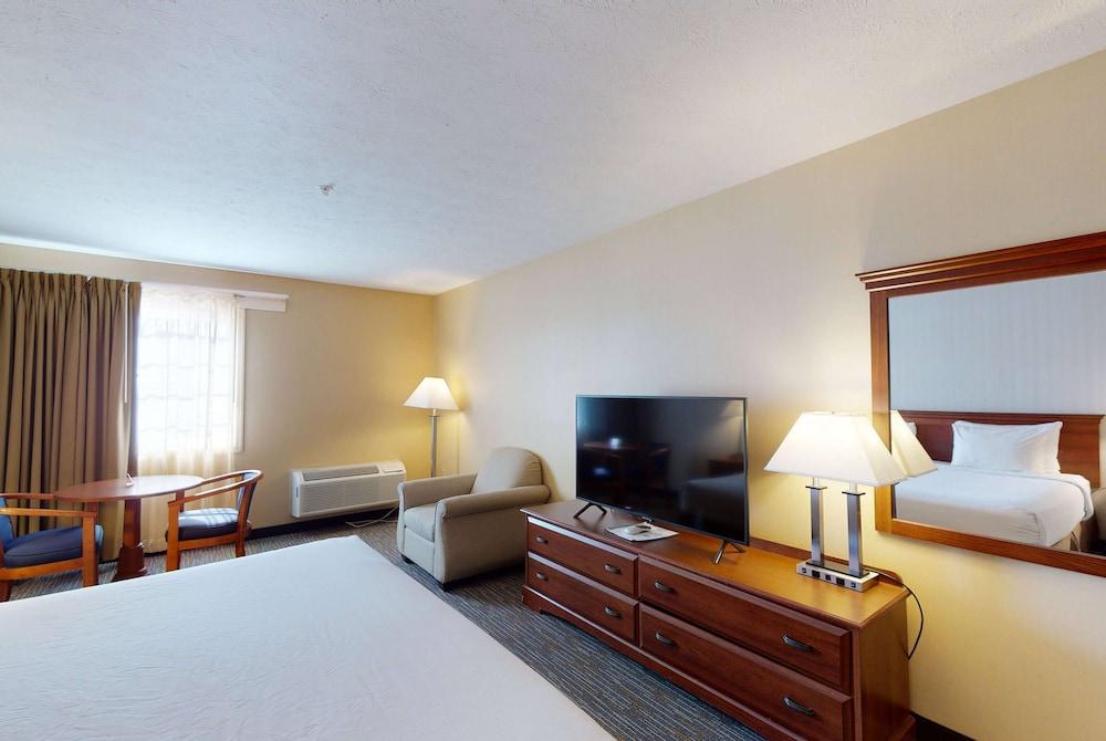 Ramada by Wyndham Strasburg/Shenandoah Valley photo 23
