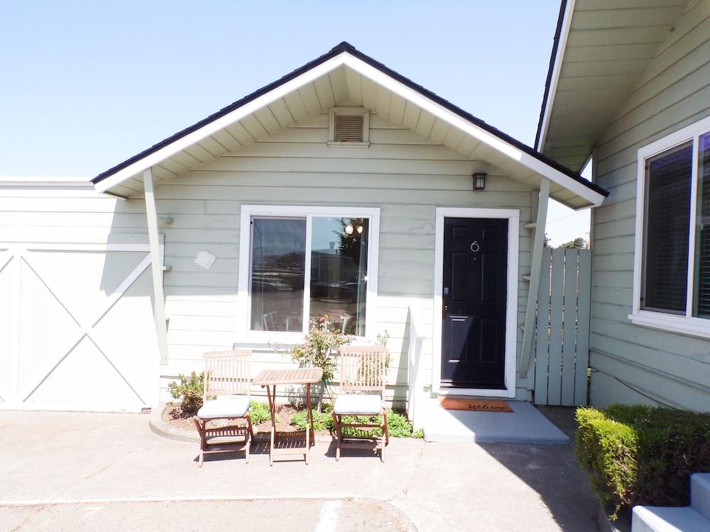 Shoreline Cottages photo 51