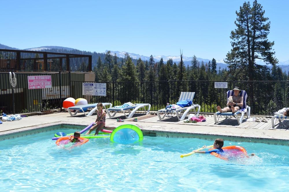 Montecito Sequoia Lodge photo 25