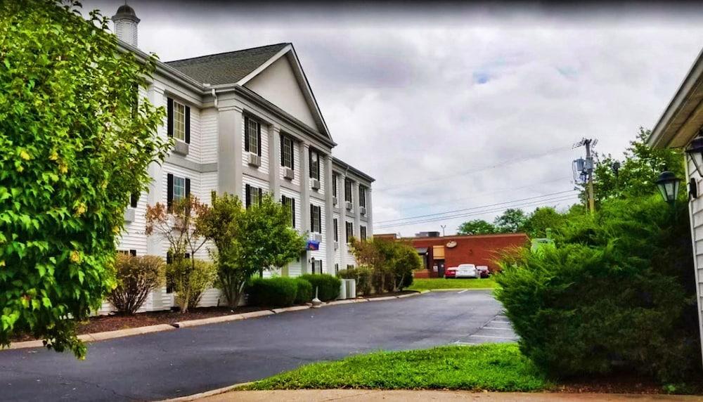 Baymont by Wyndham Columbia Maury photo 16