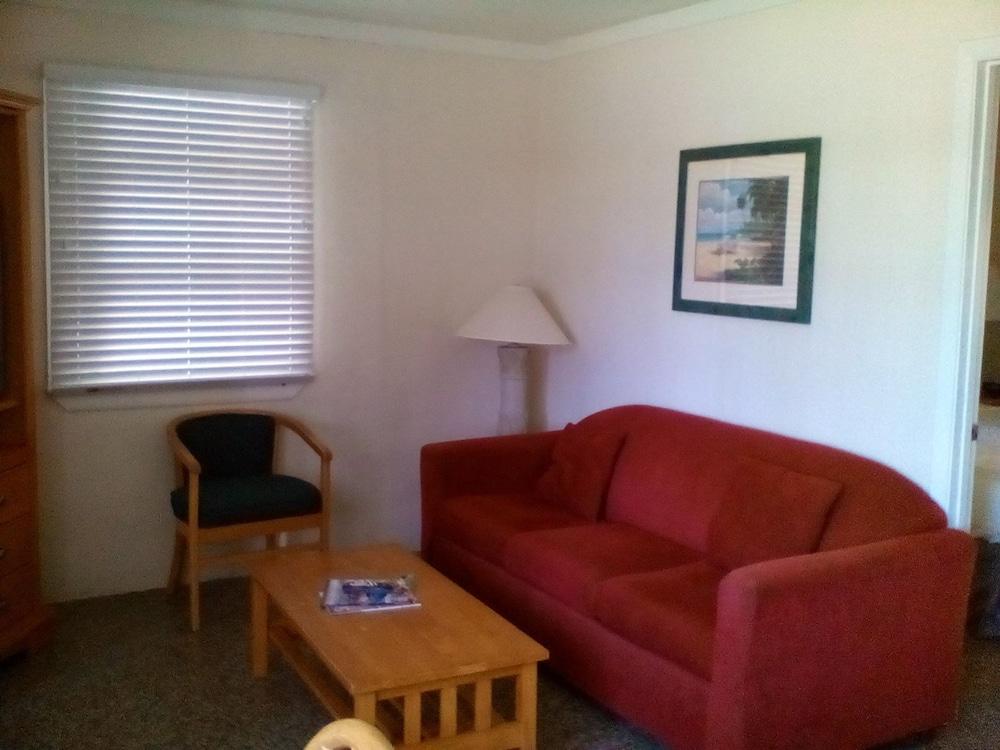 Dockside Inn & Resort photo 11